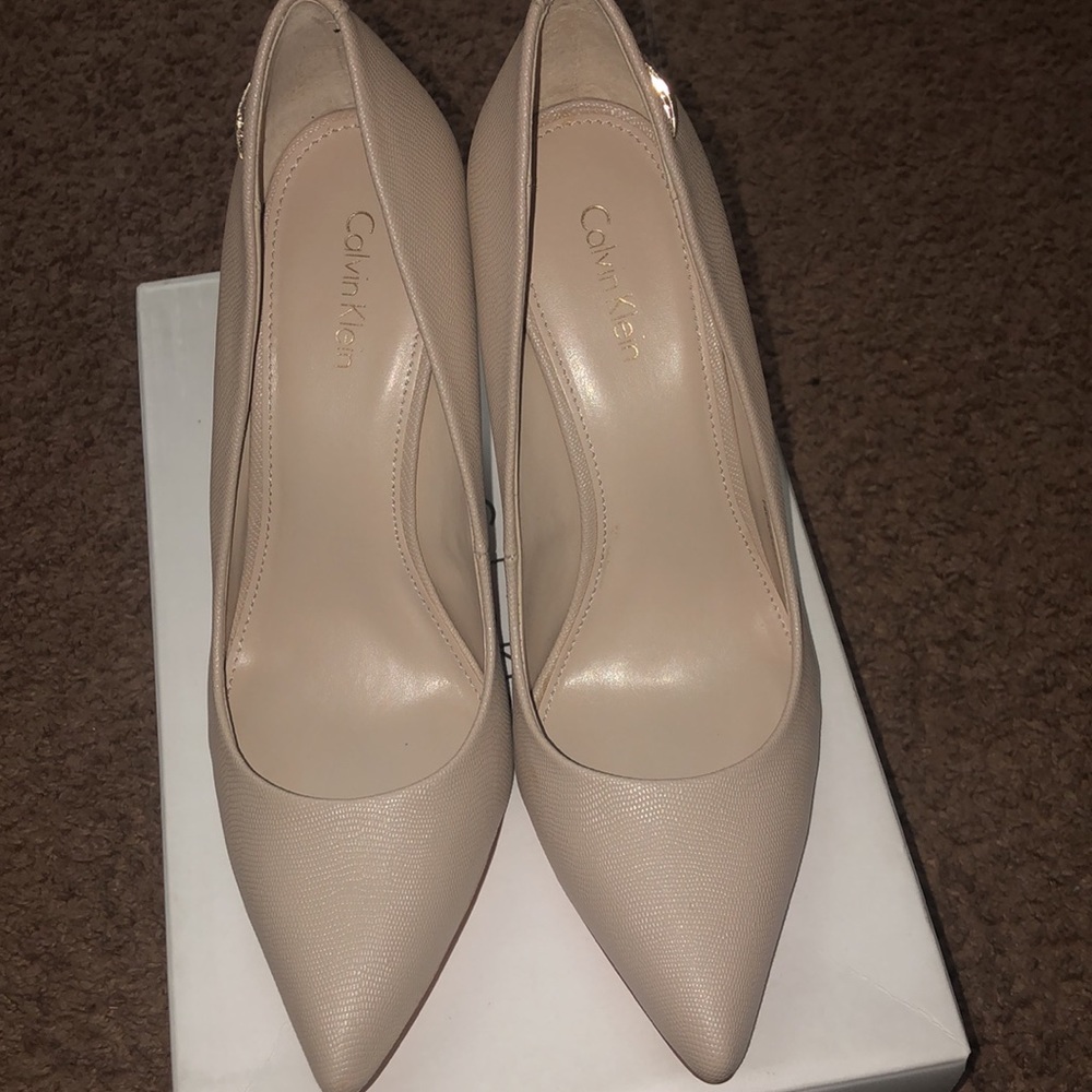 Heels - Picture 2 of 5